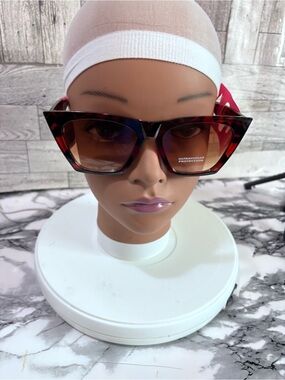 Fashion Nova Tortoiseshell Cat-Eye Sunglasses - Brown Lenses